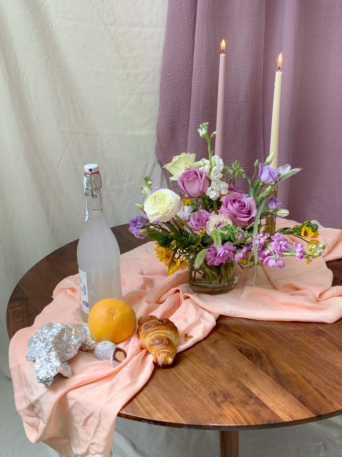 Tablescape featuring Bagel&